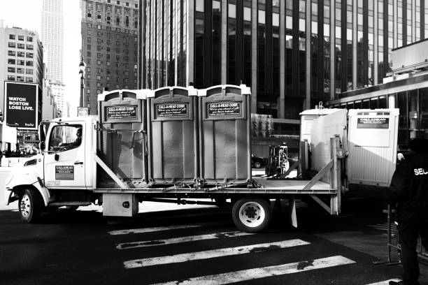 Best Portable bathroom rental  in Mishicot, WI